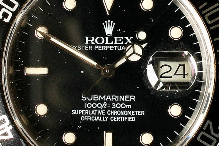 Rolex Submariner bezel and case detail